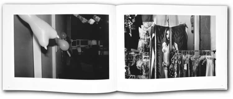 Künstlerbuch »Macht zu viel Sex verrückt? Oder: Fünfzig wilde Kongoweiber«, 27x20 cm, 216 Seiten, Hardcover, Selbstverlag © Friedhelm Denkeler 2012