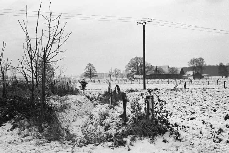 »Winterliche Landschaft 3«, Espelkamp, aus dem Portfolio »Westfälische Landschaften«, Kapitel »Winter in Westfalen«, Foto © Friedhelm Denkeler 1978