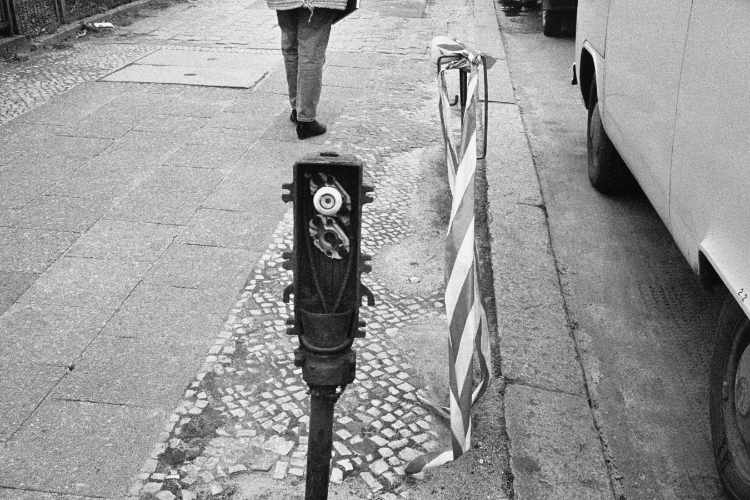 «Zerstörte Parkuhr«, Berlin-Neukölln, 1994